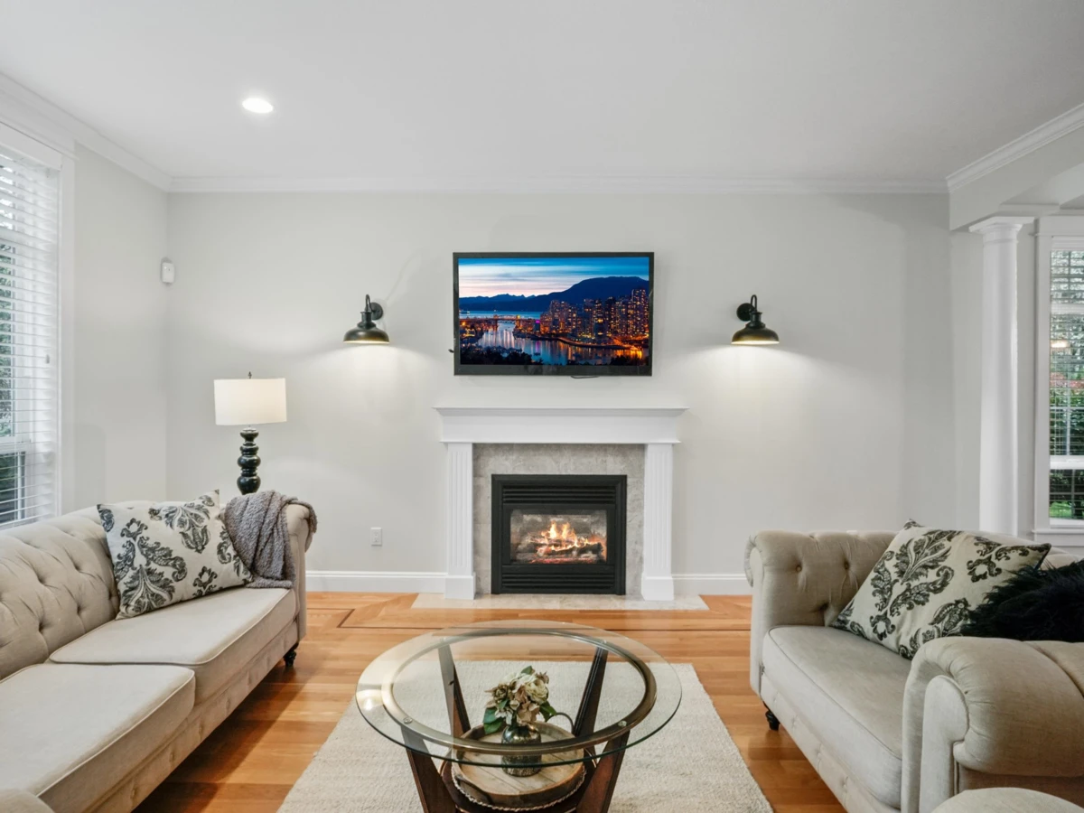 Dining Area Photo of 41813 Majuba Hill Road, Yarrow, BC