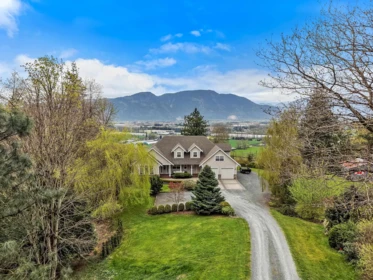 41813 Majuba Hill Road, Yarrow, BC, Yarrow — Single Family Residence for sale