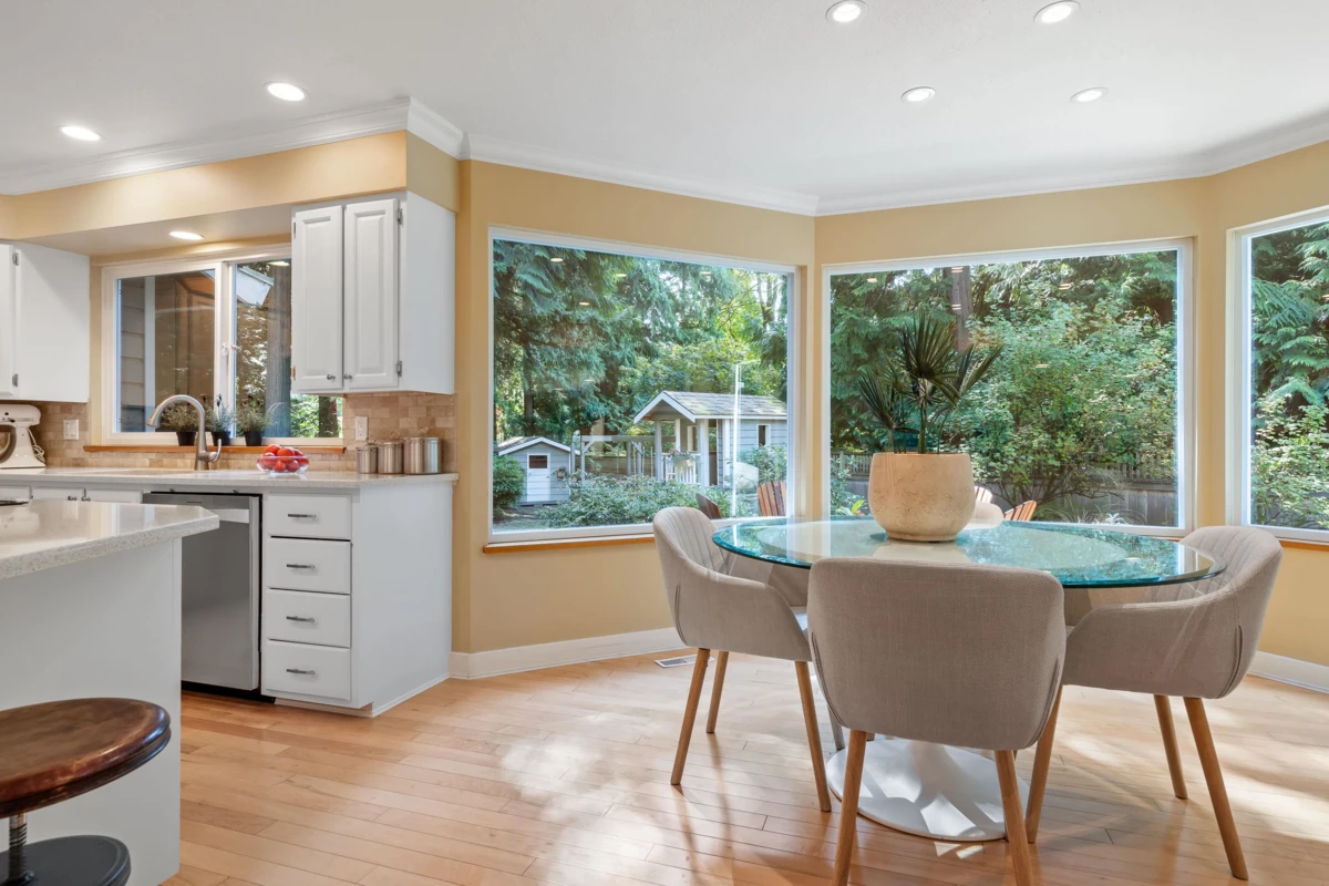 Dining Area Photo of 13247 17a Avenue, Surrey, BC