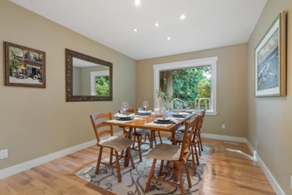 Kitchen Island Photo of 13247 17a Avenue, Surrey, BC