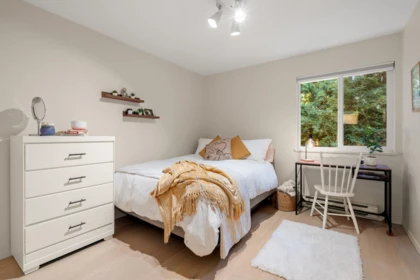 Office / Den Photo of 13247 17a Avenue, Surrey, BC