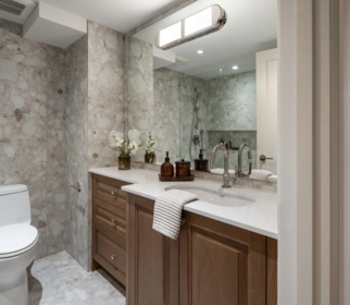 Mudroom Photo of 701 475 13th Street, West Vancouver, BC