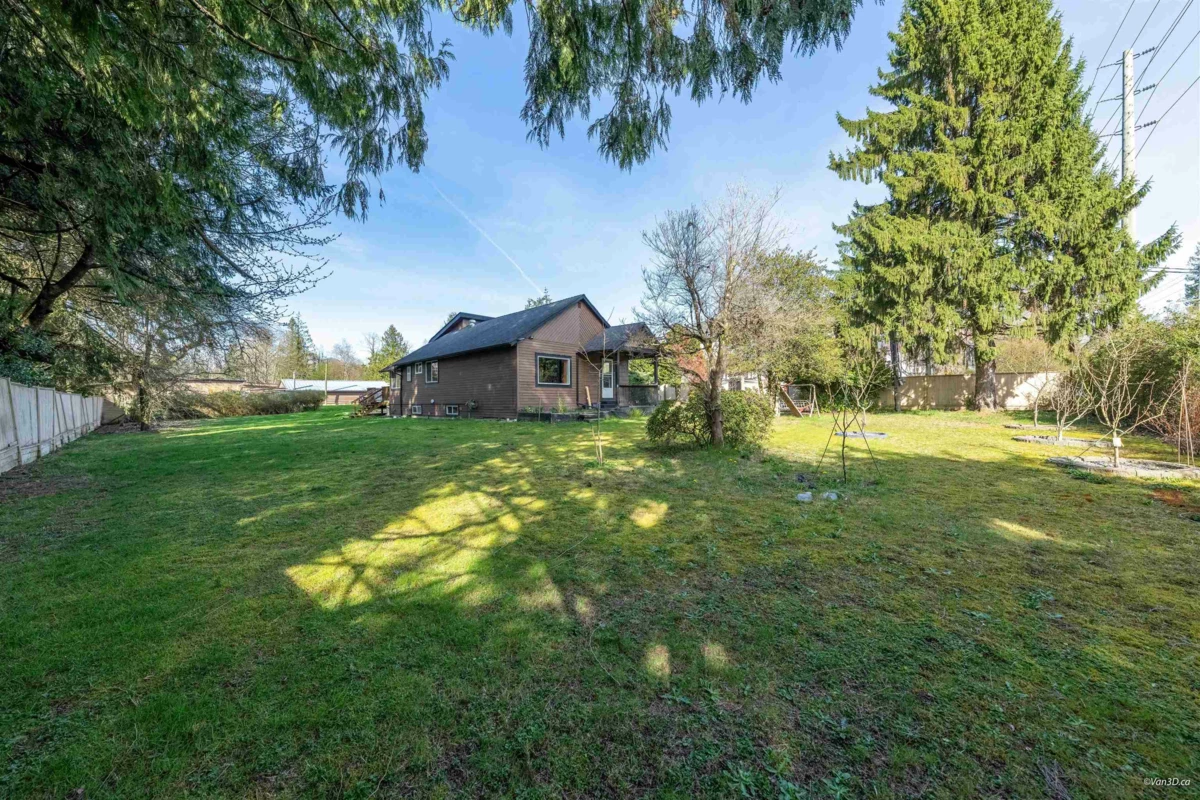 Living Room Photo of 24483 Dewdney Trunk Road, Maple Ridge, BC