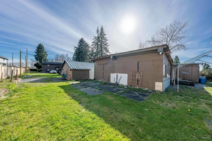 Community Amenities Photo (Clubhouse) of 24483 Dewdney Trunk Road, Maple Ridge, BC