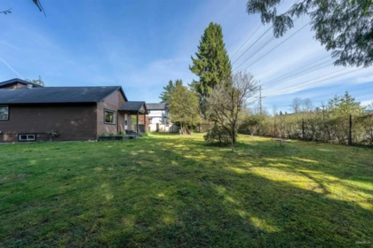Kitchen Island Photo of 24483 Dewdney Trunk Road, Maple Ridge, BC