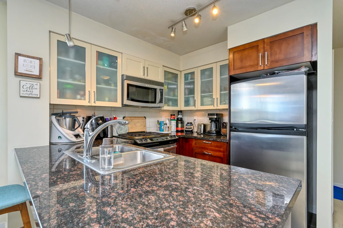 Dining Area Photo of 1307 1 Renaissance Square, New Westminster, BC