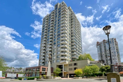 Hallway Photo of 1307 1 Renaissance Square, New Westminster, BC