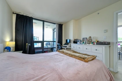 Primary Bathroom Photo of 1307 1 Renaissance Square, New Westminster, BC