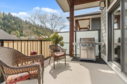 Outdoor Deck Photo of 60 46110 Thomas Road, Chilliwack, BC