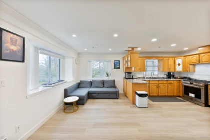 Hallway Photo of 707 E 63rd Avenue, Vancouver, BC