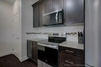 Kitchen Island Photo of 411 2330 Shaughnessy Street, Port Coquitlam, BC