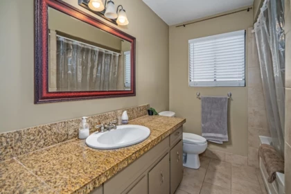 Hallway Photo of 34899 Glenn Mountain Drive, Abbotsford, BC