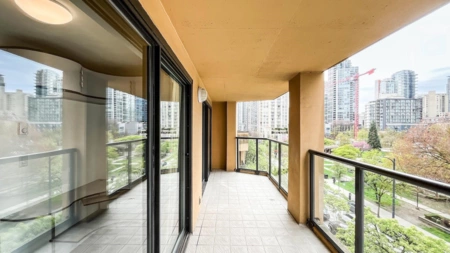 Office / Den Photo of 506 488 Helmcken Street, Vancouver, BC