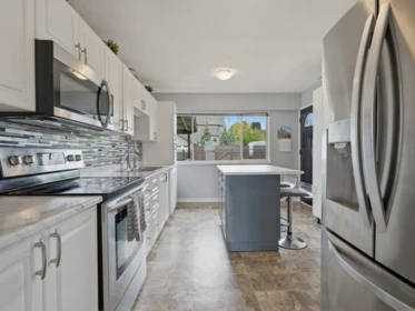 Kitchen Photo of 1501 Eighth Avenue, New Westminster, BC
