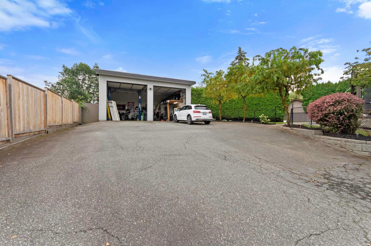 Family Room Photo of 22749 125a Avenue, Maple Ridge, BC