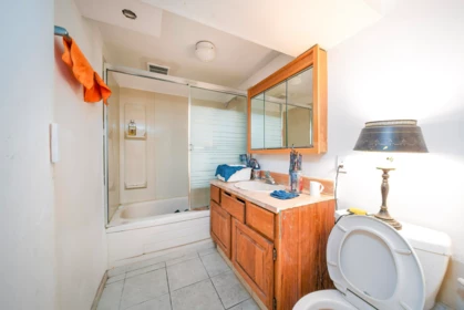 Guest Bathroom Photo of 1623 W 66th Avenue, Vancouver, BC
