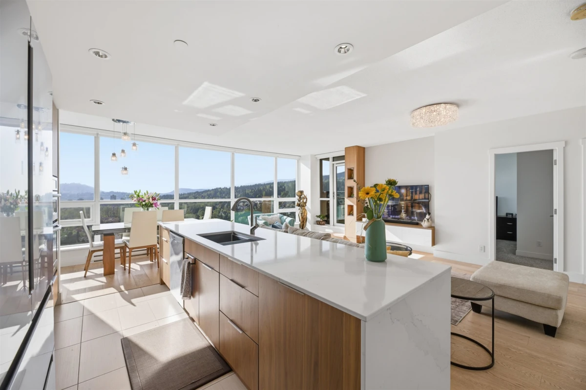 Dining Area Photo of 3301 2968 Glen Drive, Coquitlam, BC
