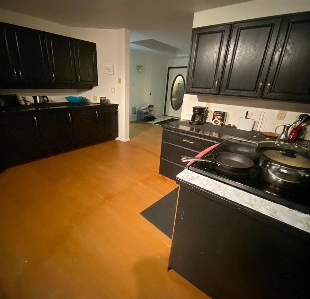 Family Room Photo of 10032 122 Street, Surrey, BC