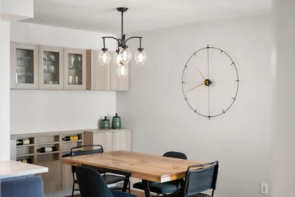 Kitchen Island Photo of 904 1135 Quayside Drive, New Westminster, BC