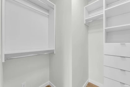 Walk-In Closet Photo of 507 788 Arthur Erickson Place, West Vancouver, BC