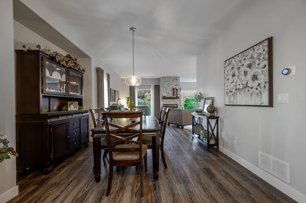 Living Room Photo of 3 34159 Fraser Street, Abbotsford, BC