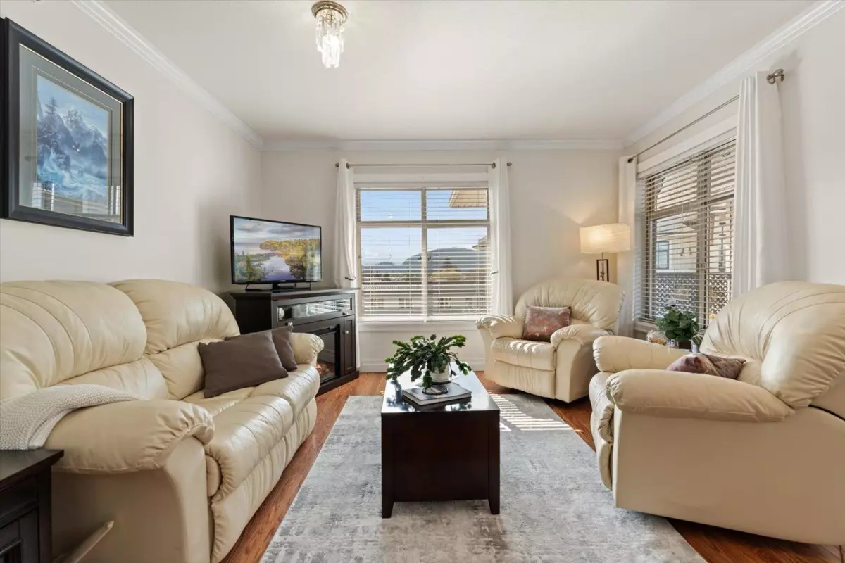 Living Room Photo of 404 45769 Stevenson Road, Sardis, BC