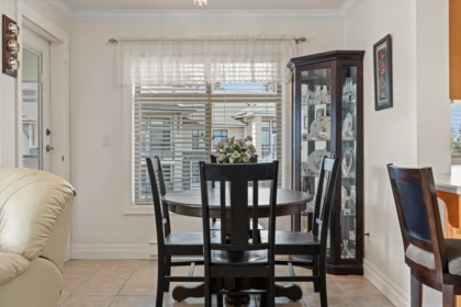 Breakfast Nook Photo of 404 45769 Stevenson Road, Sardis, BC