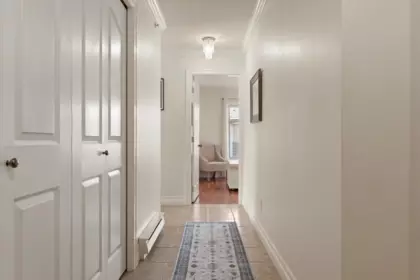 Entry Foyer Photo of 404 45769 Stevenson Road, Sardis, BC