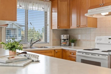 Kitchen Island Photo of 404 45769 Stevenson Road, Sardis, BC