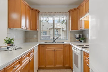 Kitchen Photo of 404 45769 Stevenson Road, Sardis, BC