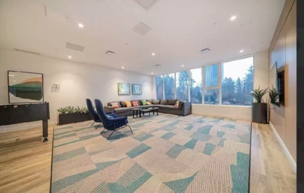 Entry Foyer Photo of 1905 13655 Fraser Highway, Surrey, BC