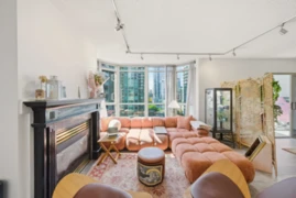 1705 867 Hamilton Street, Vancouver, BC