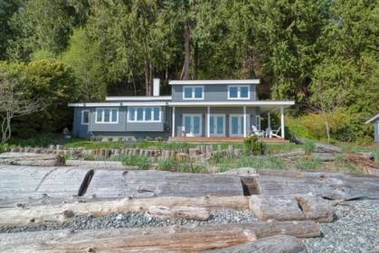 Kitchen Photo of 1905 Lower Road, Roberts Creek, BC