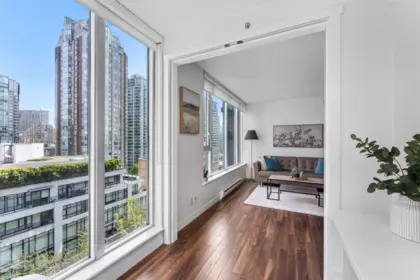 Breakfast Nook Photo of 1002 1010 Richards Street, Vancouver, BC