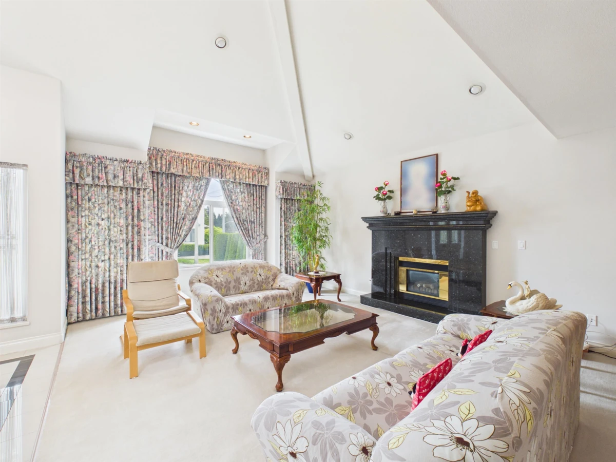 Dining Area Photo of 7969 Macpherson Avenue, Burnaby, BC
