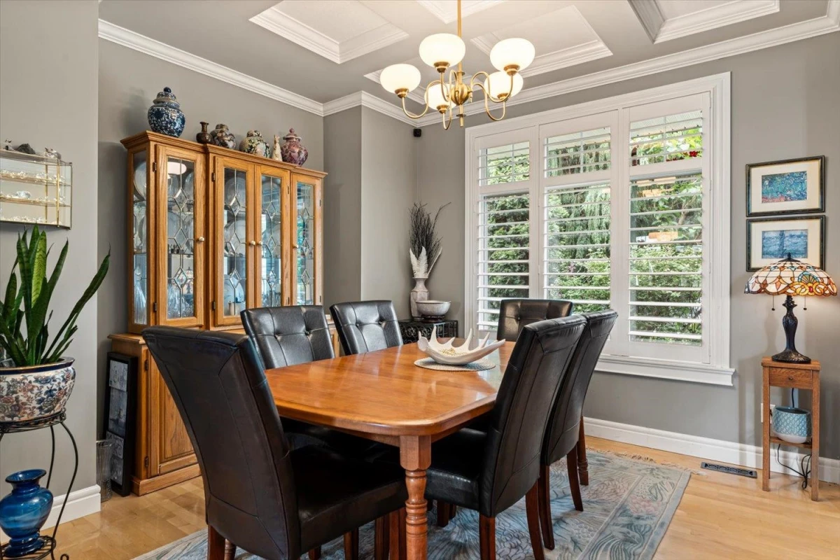 Dining Area Photo of 14915 35 Avenue, Surrey, BC