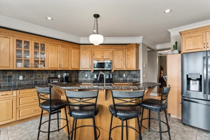 Kitchen Island Photo of 14915 35 Avenue, Surrey, BC
