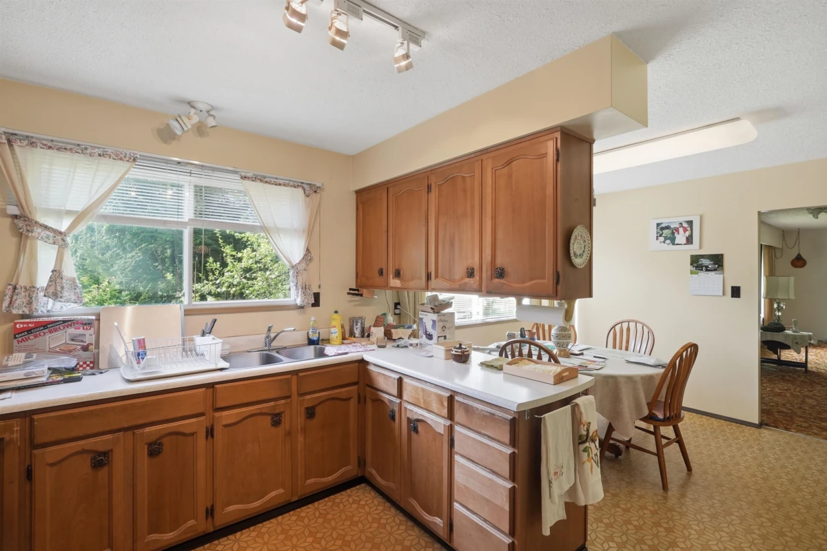 Dining Area Photo of 28595 Dewdney Trunk Road, Maple Ridge, BC
