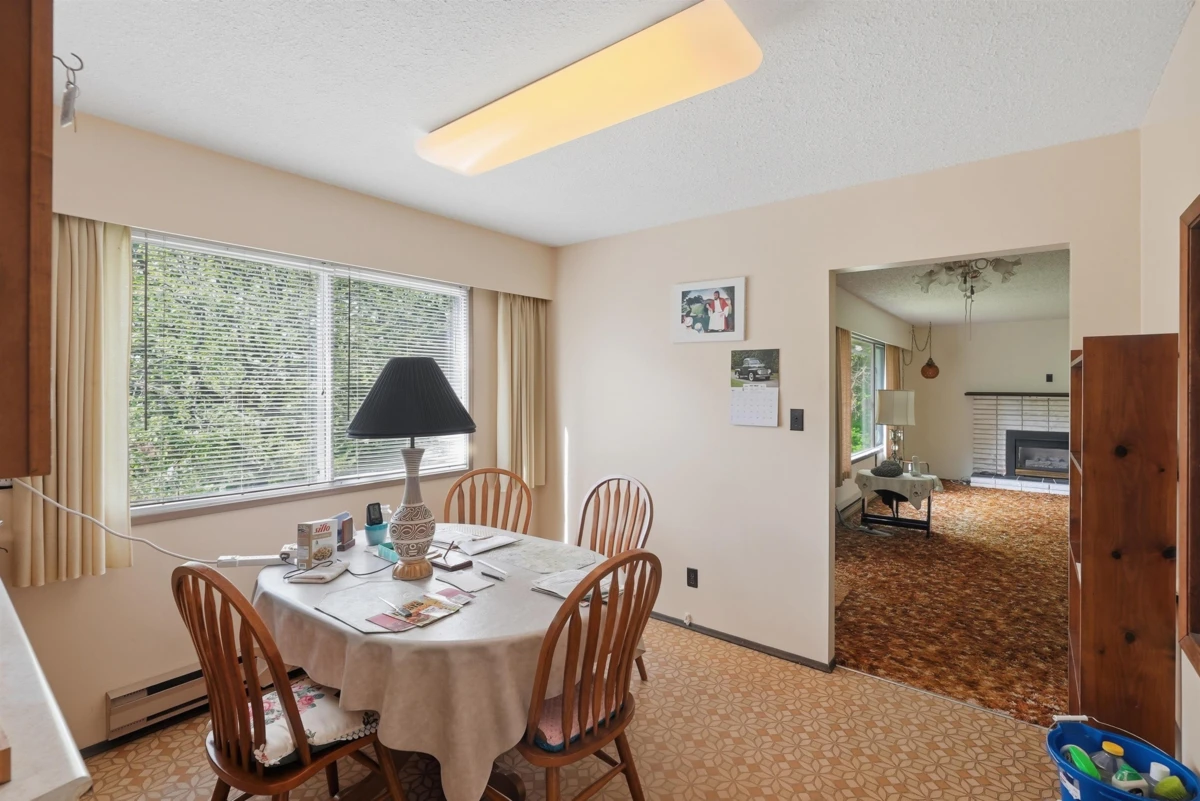 Family Room Photo of 28595 Dewdney Trunk Road, Maple Ridge, BC
