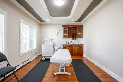 Guest Bathroom Photo of 15746 84 Avenue, Surrey, BC