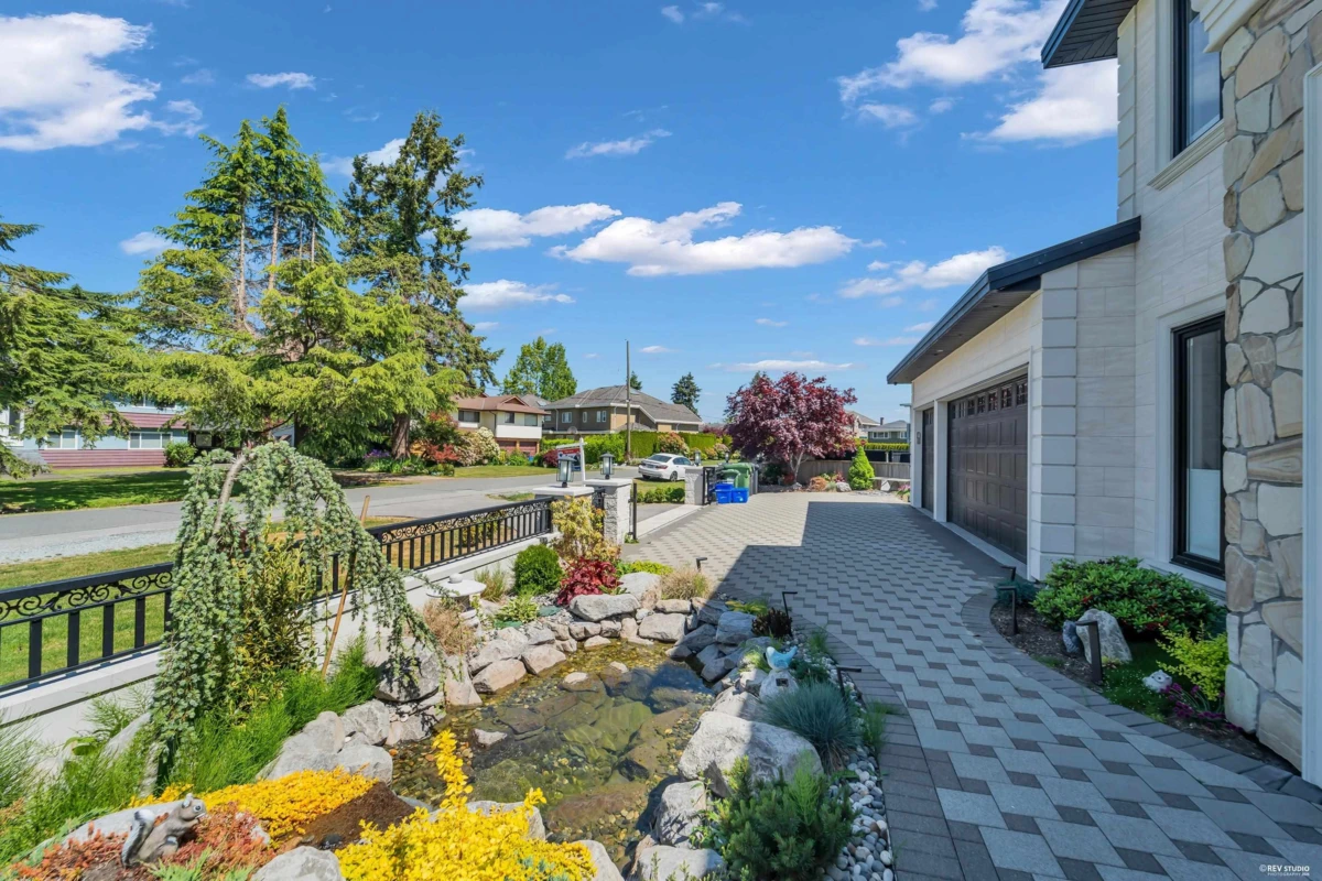 Family Room Photo of 8580 Camden Crescent, Richmond, BC