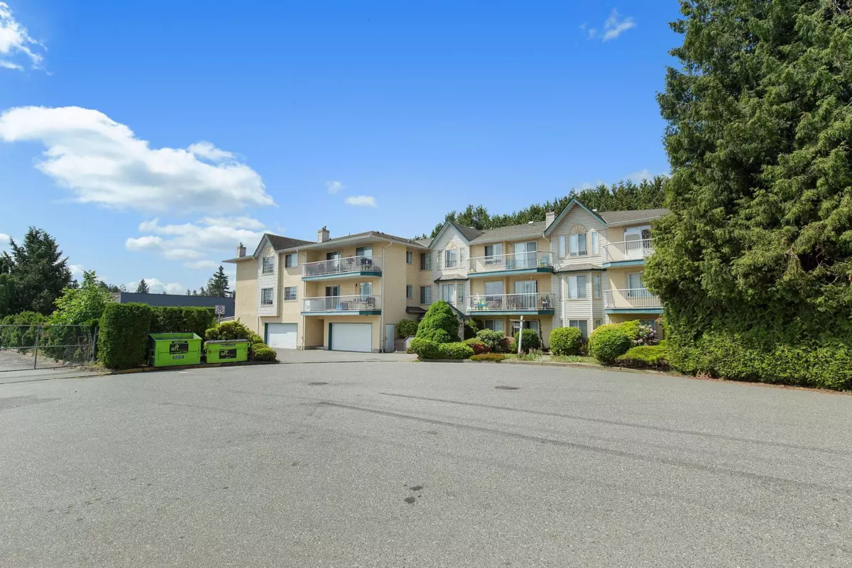 Exterior Rear Photo of 302 2567 Victoria Street, Abbotsford, BC