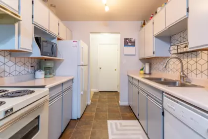 Basement Recreation Room Photo of 302 2567 Victoria Street, Abbotsford, BC