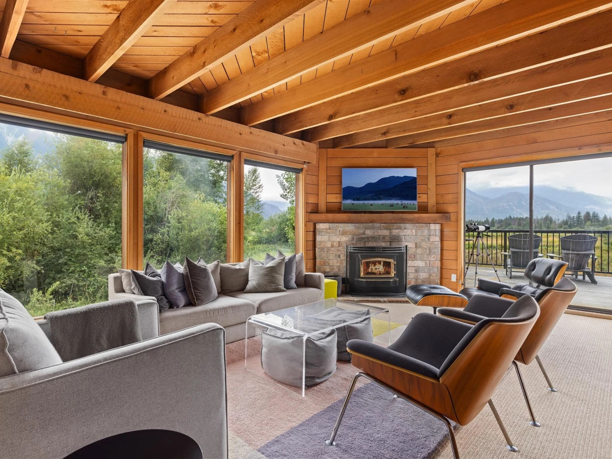 Kitchen Photo of 7320 Macrae Road, Pemberton, BC