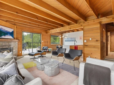 Breakfast Nook Photo of 7320 Macrae Road, Pemberton, BC