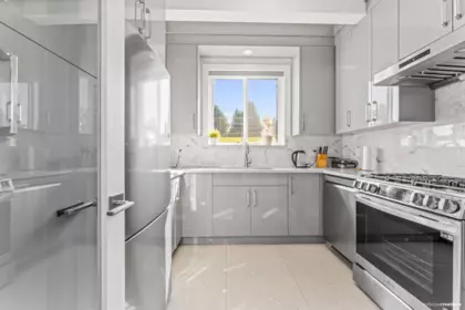 Guest Bathroom Photo of 13836 80 Avenue, Surrey, BC