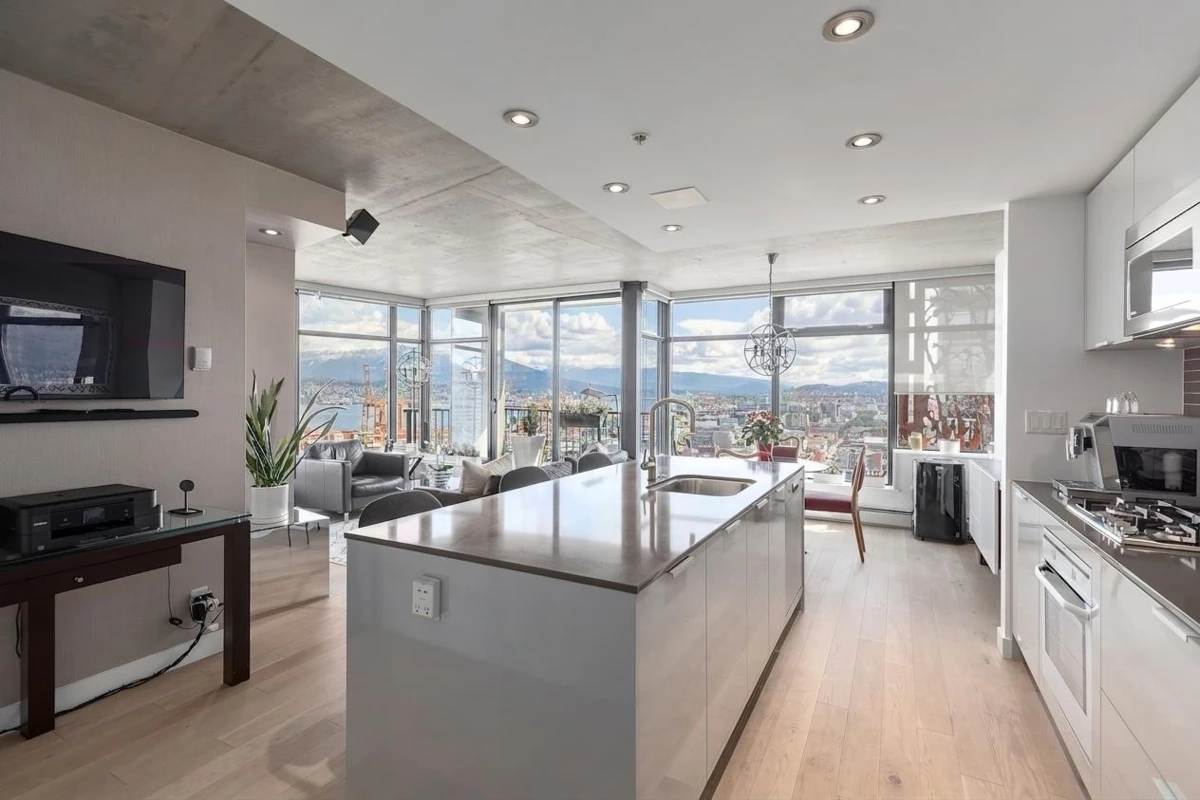 Family Room Photo of 2903 128 W Cordova Street, Vancouver, BC