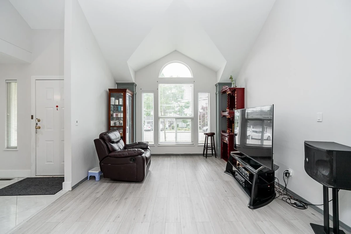 Living Room Photo of 16089 80 Avenue, Surrey, BC