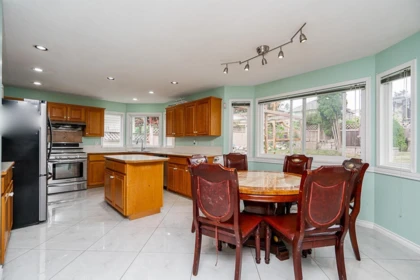 Kitchen Photo of 16089 80 Avenue, Surrey, BC