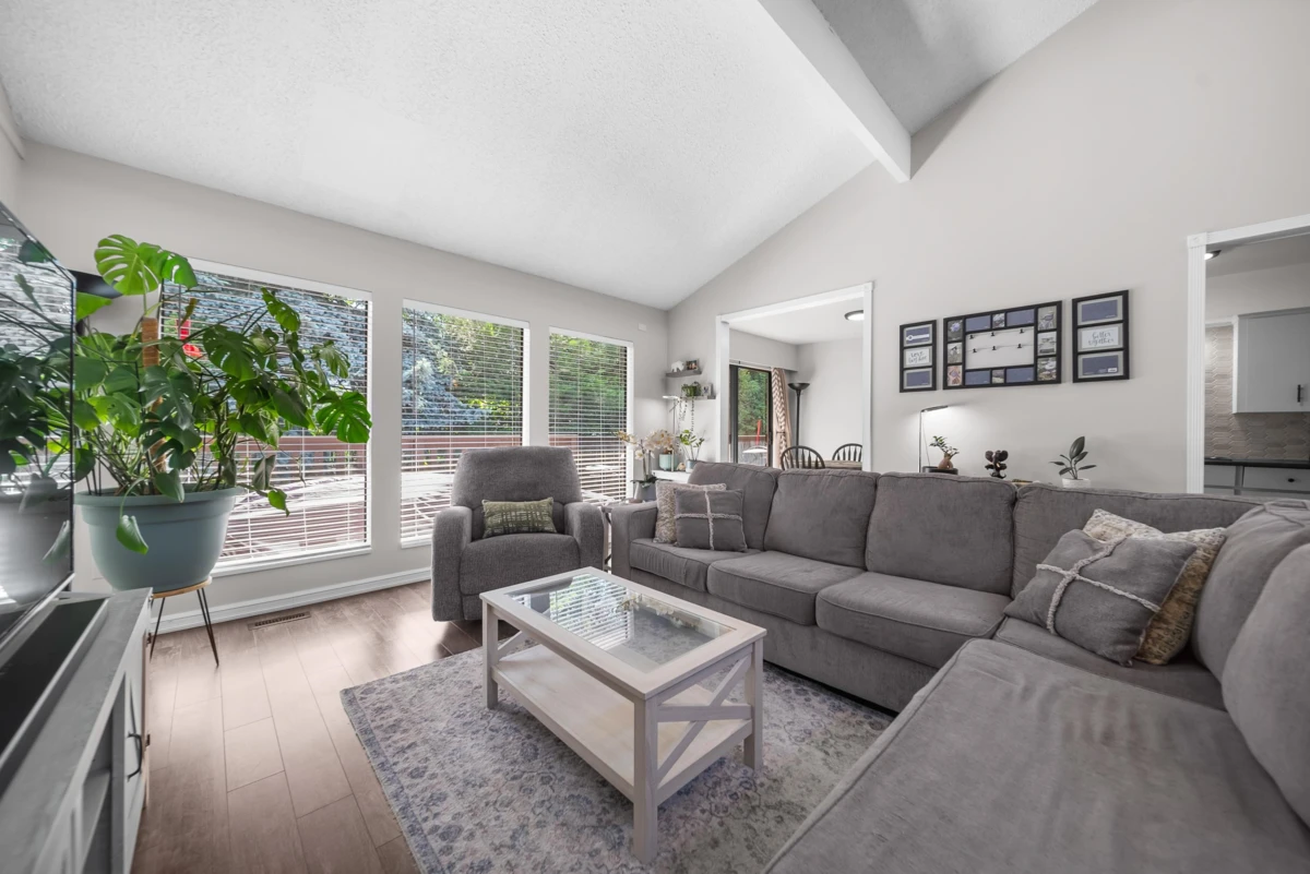 Living Room Photo of 21 5840 Vedder Road, Chilliwack, BC